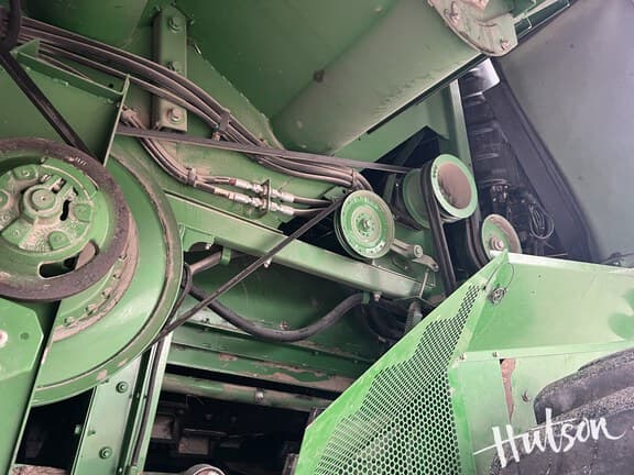 Image of John Deere S680 equipment image 3