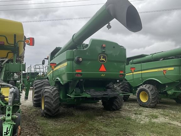 Image of John Deere S680 equipment image 3