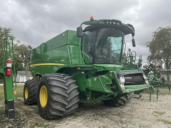 Image of John Deere S680 equipment image 1