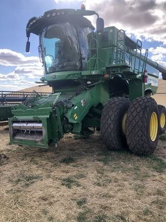 Main image John Deere S680