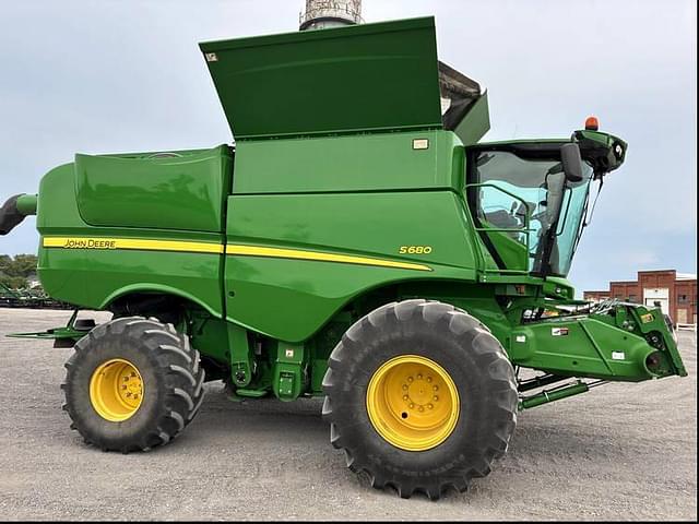 Image of John Deere S680 equipment image 2