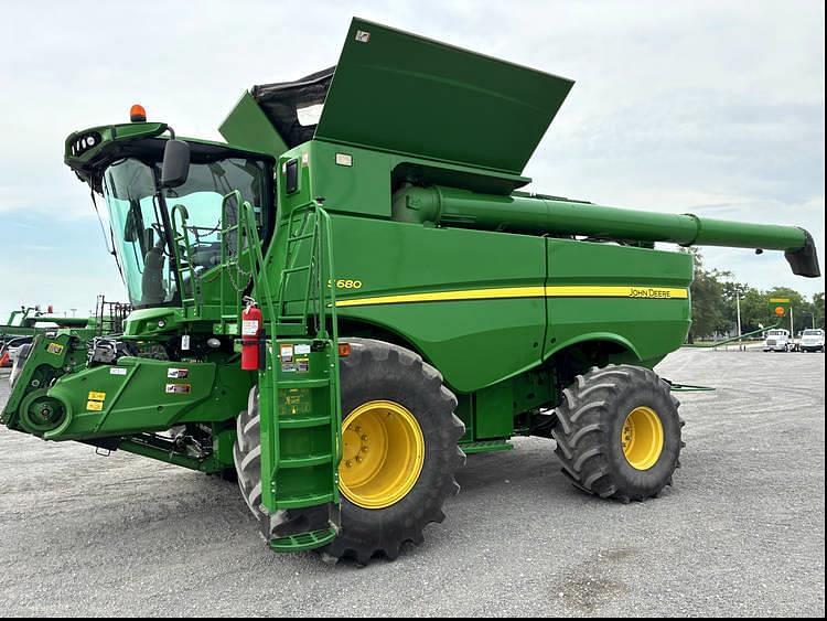 Image of John Deere S680 Primary image