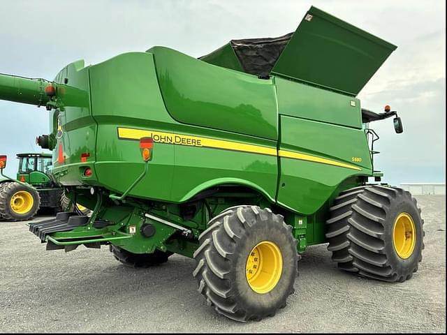 Image of John Deere S680 equipment image 4
