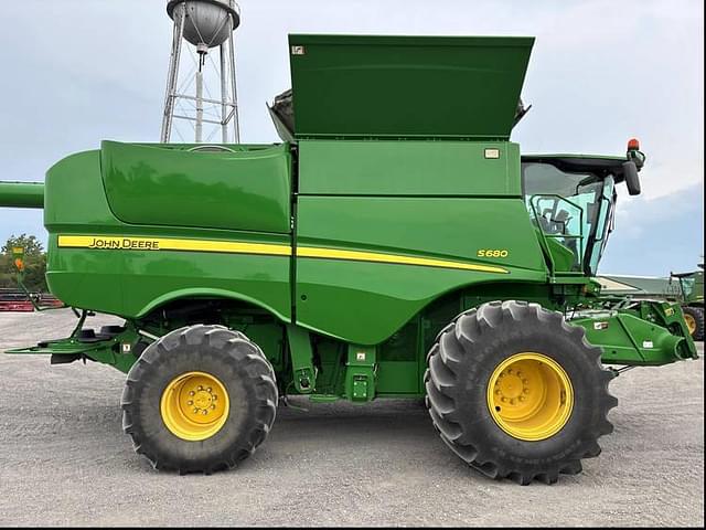 Image of John Deere S680 equipment image 3