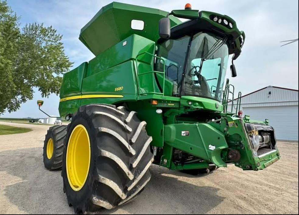 2013 John Deere S680 Equipment Image0