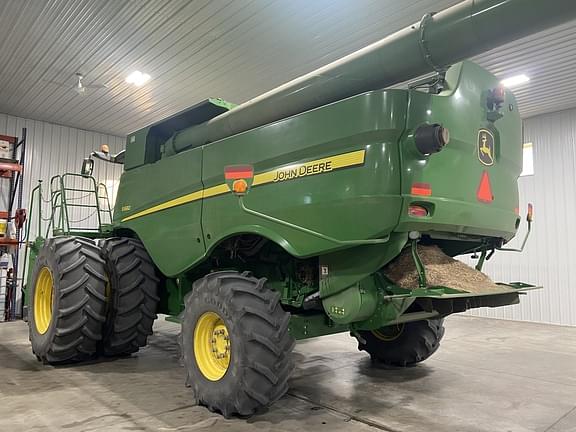 Image of John Deere S680 equipment image 4