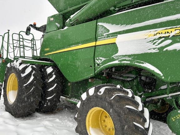 Main image John Deere S680