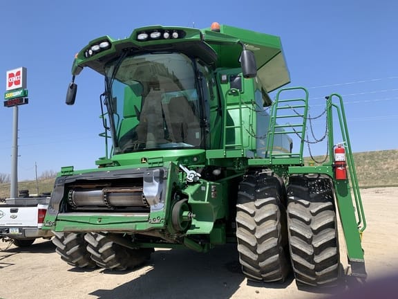 Main image John Deere S680