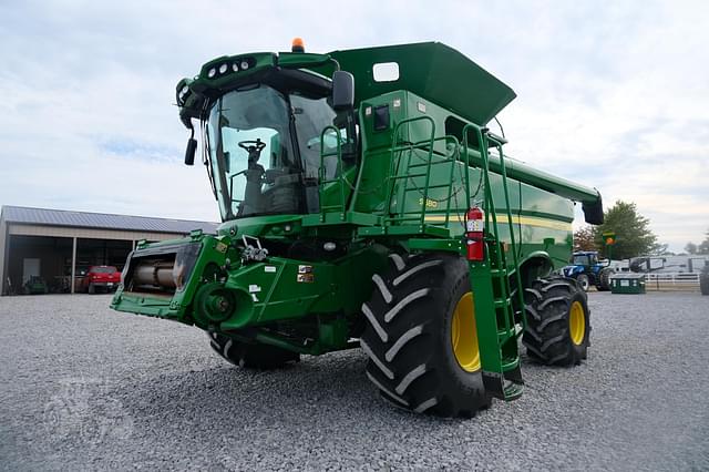 Image of John Deere S680 equipment image 2