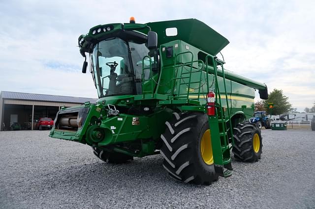 Image of John Deere S680 equipment image 2