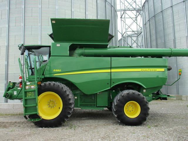 Image of John Deere S680 equipment image 2