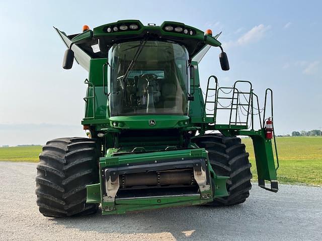 Image of John Deere S680 equipment image 1