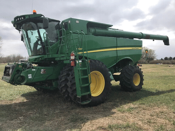 Main image John Deere S680
