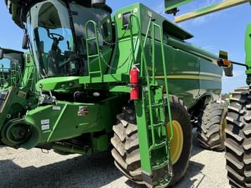 Main image John Deere S680