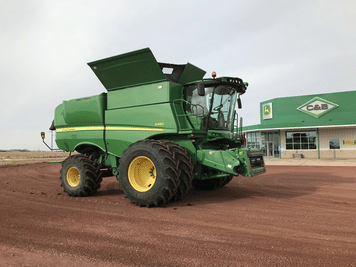 Main image John Deere S680