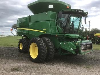 2013 John Deere S680 Equipment Image0