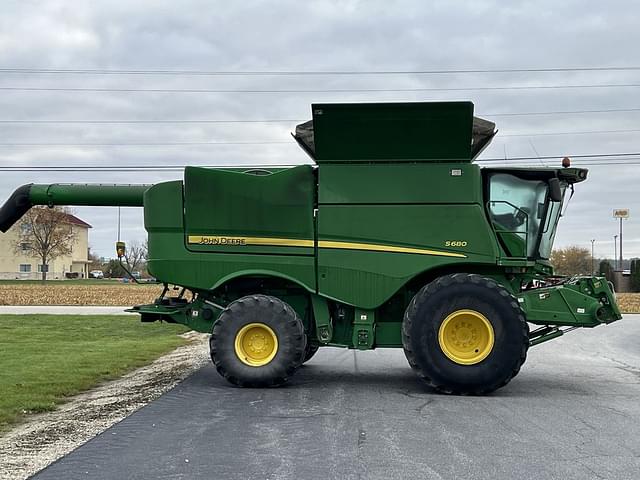 Image of John Deere S680 equipment image 3