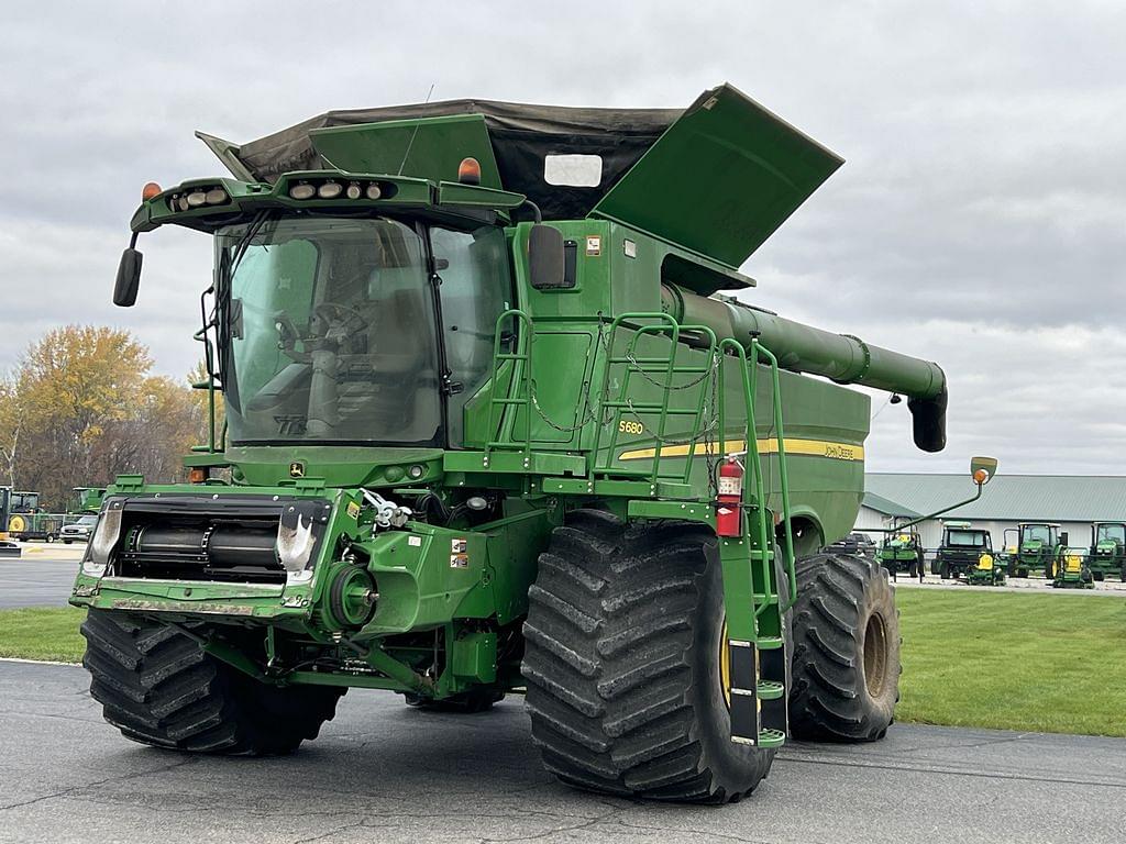 Image of John Deere S680 Primary image