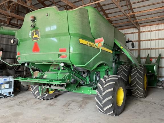 Image of John Deere S680 equipment image 3