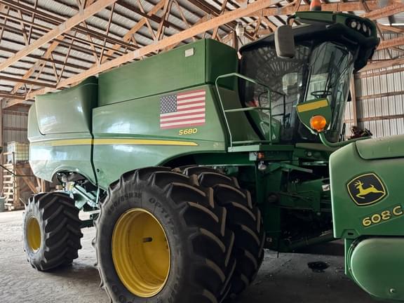 Image of John Deere S680 equipment image 4