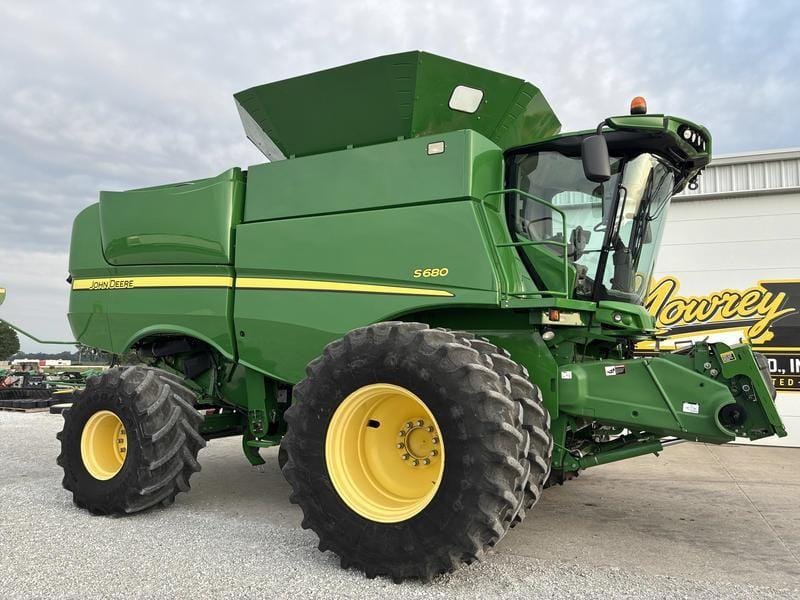 2013 John Deere S680 Equipment Image0