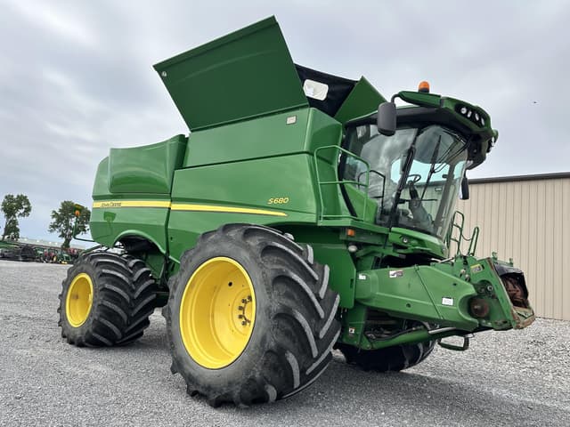 Image of John Deere S680 equipment image 3