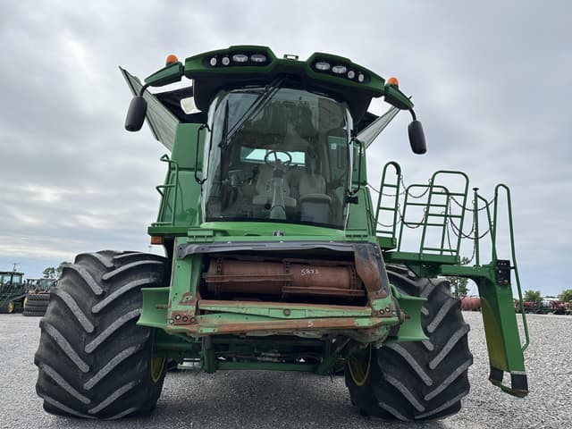 Image of John Deere S680 equipment image 4