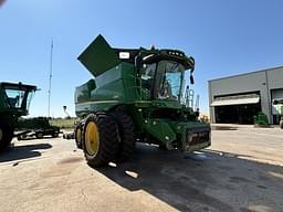 Image of John Deere S680 equipment image 2