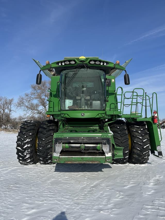 Image of John Deere S680 equipment image 2