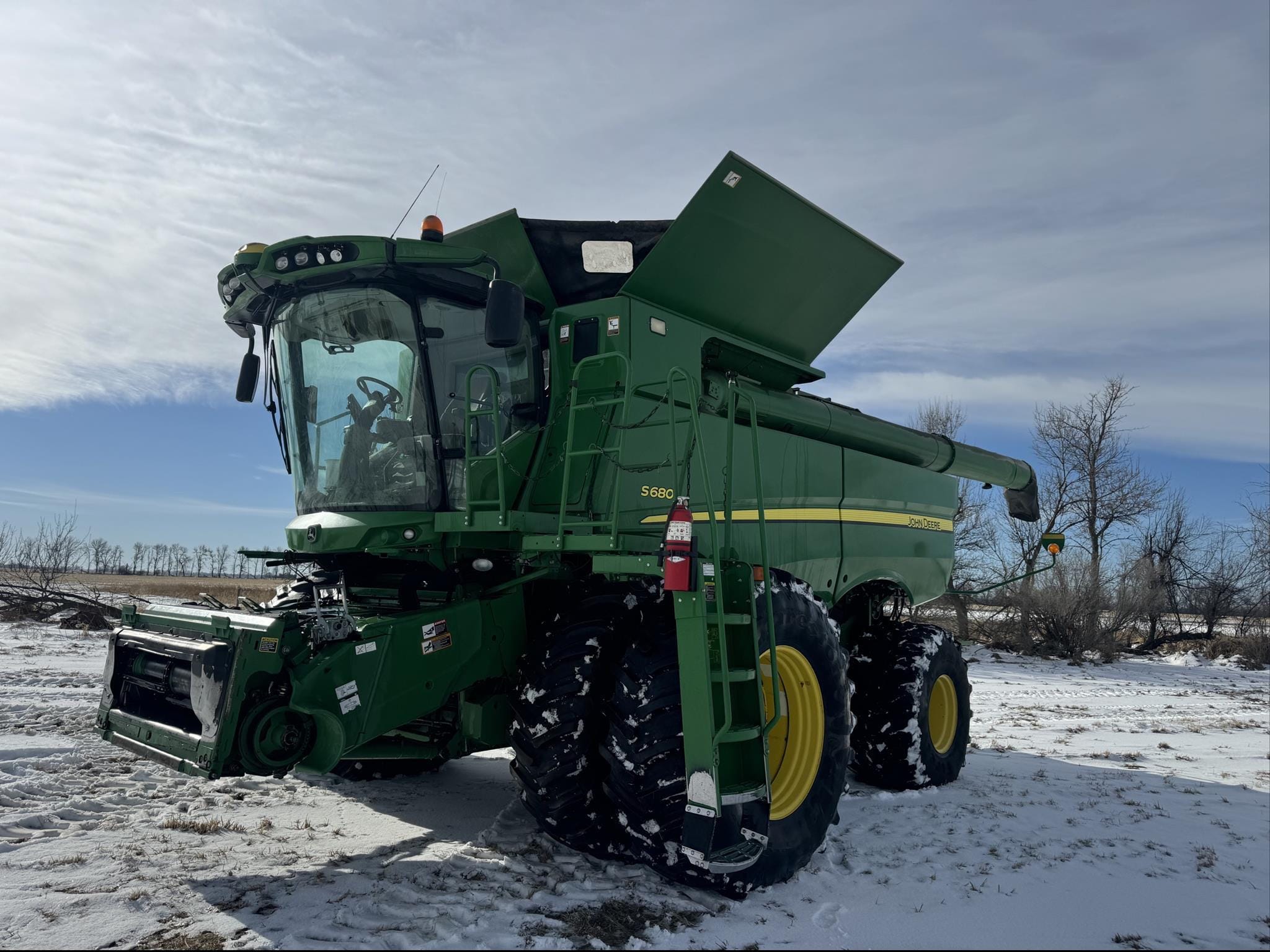 2013 John Deere S680 Equipment Image0