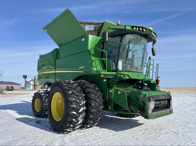 Image of John Deere S680 equipment image 4