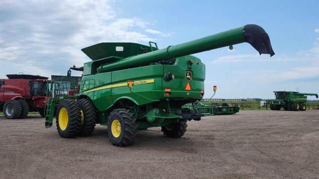 Image of John Deere S680 equipment image 3