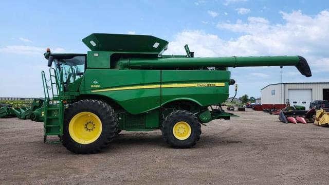 Image of John Deere S680 equipment image 4