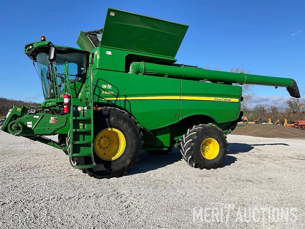 Image of John Deere S680 Primary image