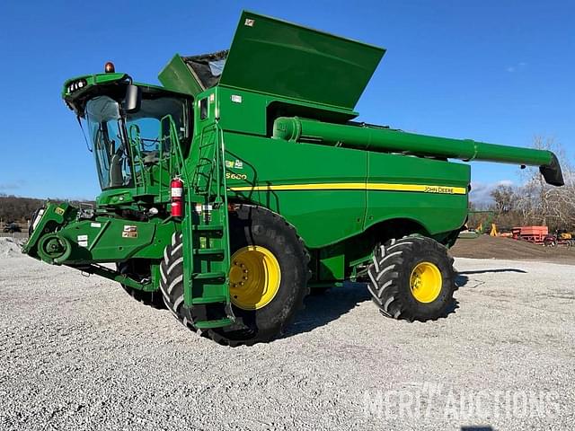 Image of John Deere S680 equipment image 1