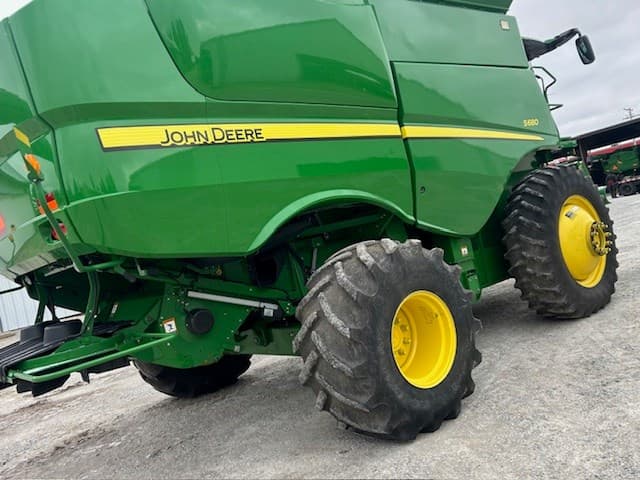 Image of John Deere S680 equipment image 4