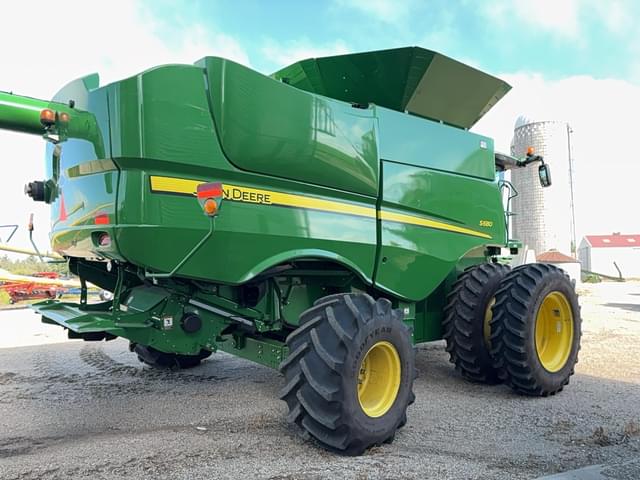 Image of John Deere S680 equipment image 4