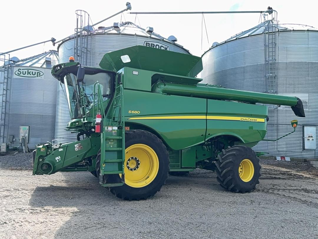 Image of John Deere S680 Primary image