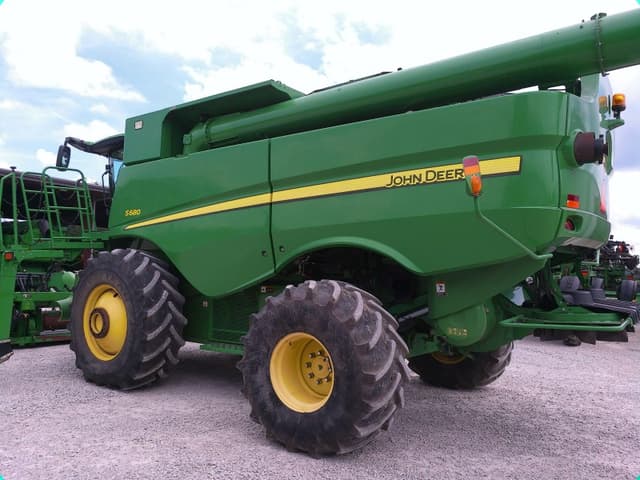 Image of John Deere S680 equipment image 2
