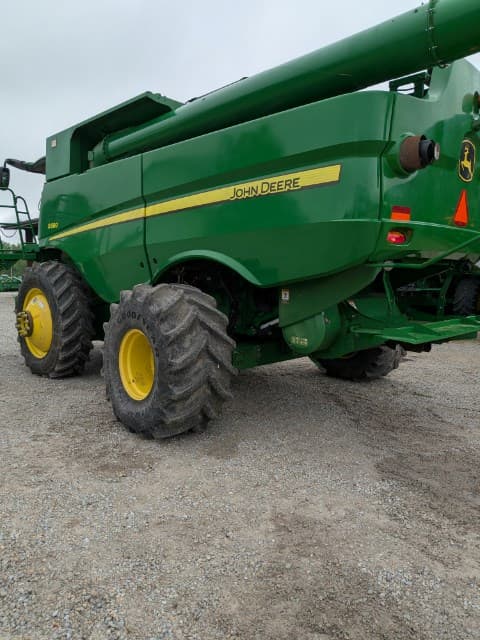 Image of John Deere S680 equipment image 1