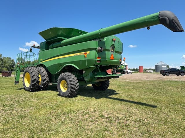 Image of John Deere S680 equipment image 2