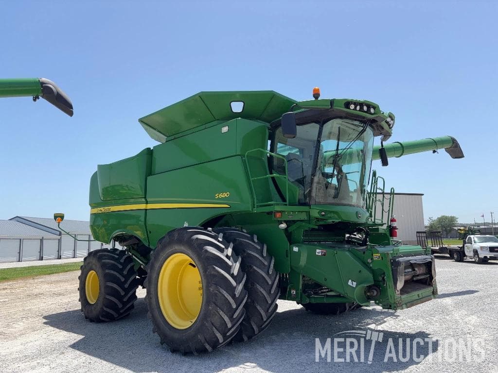 Image of John Deere S680 Primary image