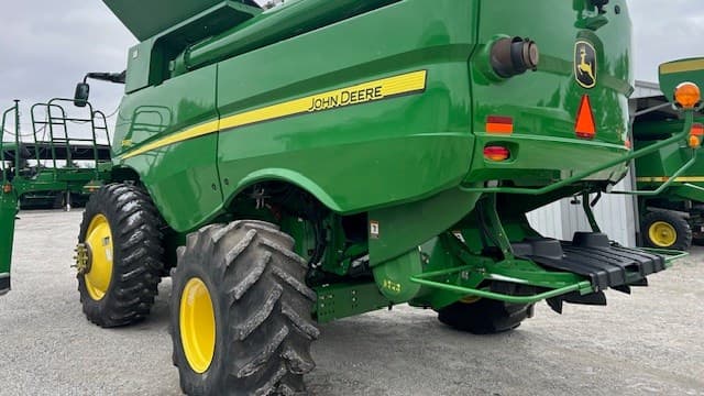 Image of John Deere S680 equipment image 2