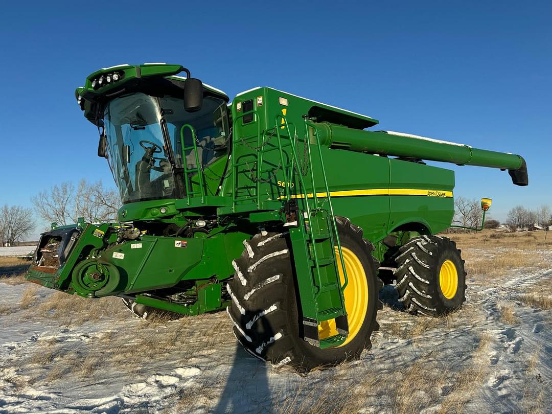 Image of John Deere S680 Primary image