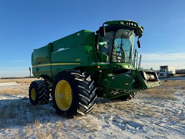 Image of John Deere S680 equipment image 4