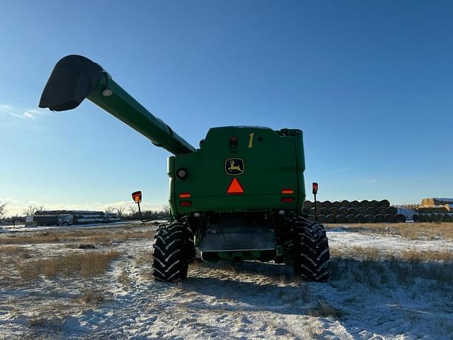 Image of John Deere S680 equipment image 3