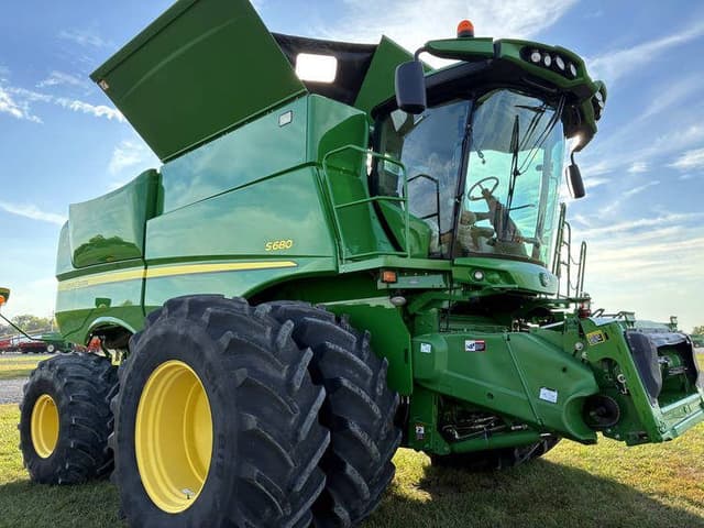 Image of John Deere S680 equipment image 3