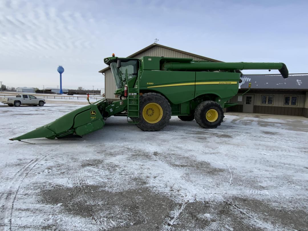 Image of John Deere S680 Primary image