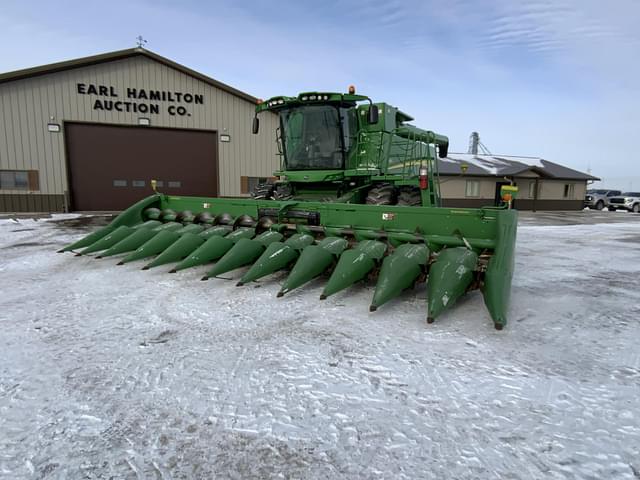 Image of John Deere S680 equipment image 2