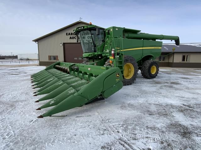 Image of John Deere S680 equipment image 4